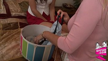 Play Girls having fun 0022