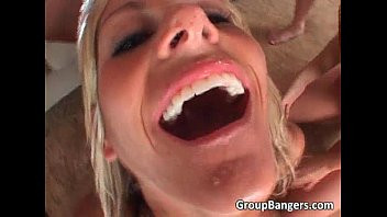Play Hot sluts enjoying in two big cocks
