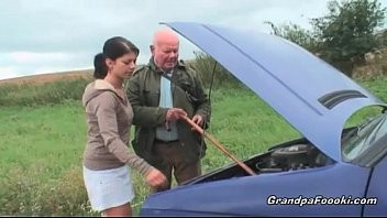 Play Cute babe seduces grandpa on the road
