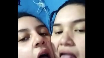 Play Primas venezolanas se masturban en videollamada