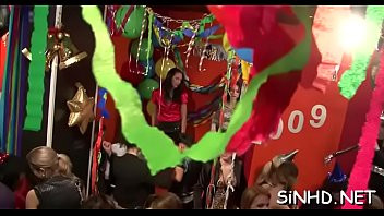 Play Steamy sexy orgy party