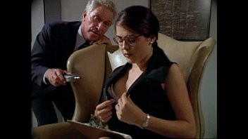 Play Click - erotic curse of cairo (full movie)