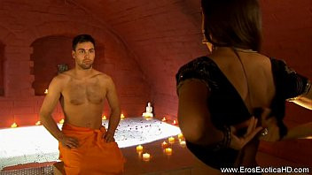 Play Exotic Couple Try Something New