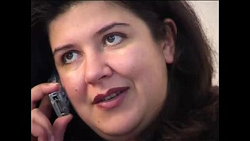 Play Amateur bangs the ass of a chubby woman